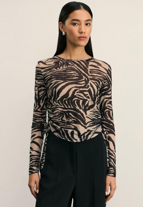 Лонгслив Zarina