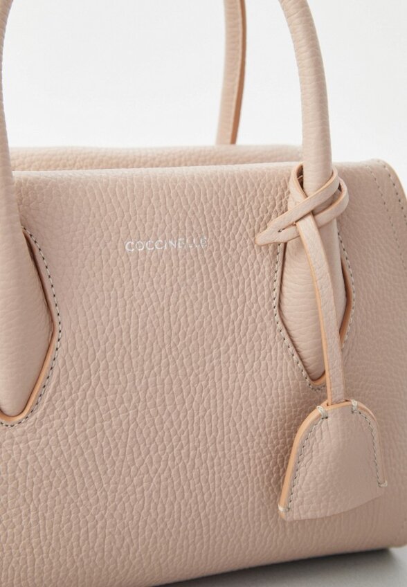 Сумка и брелок Coccinelle