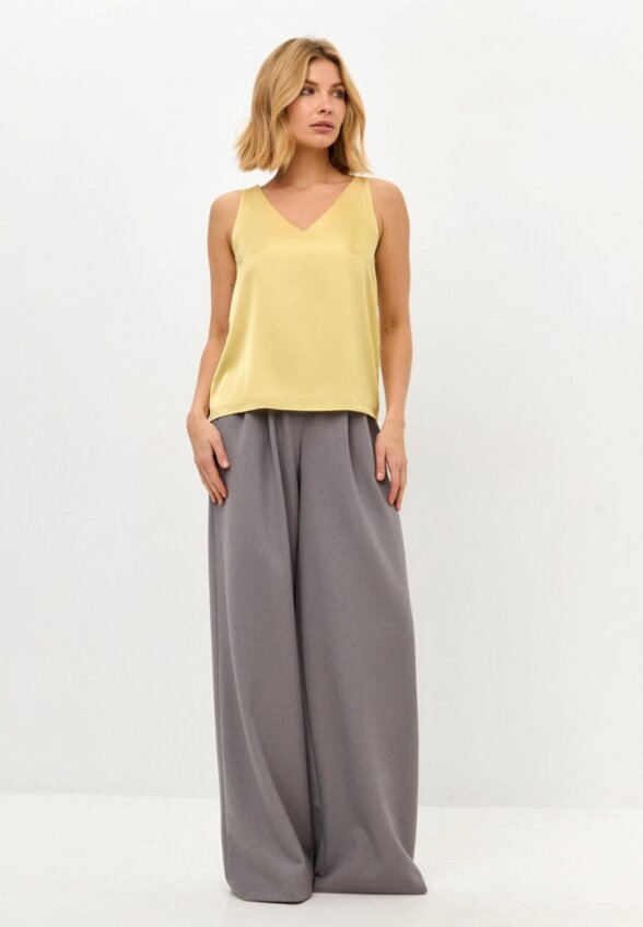 Топ Gabriel and Ester London