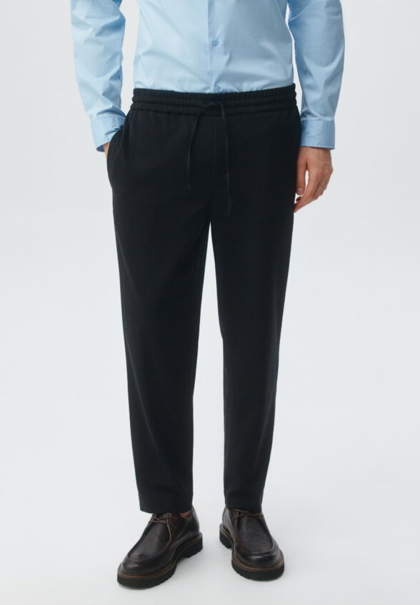 Брюки slim fit со средней посадкой
