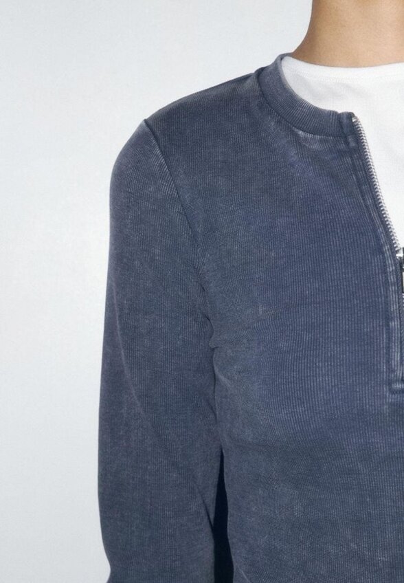 Лонгслив Befree