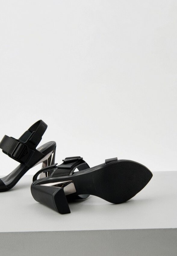 Босоножки United Nude