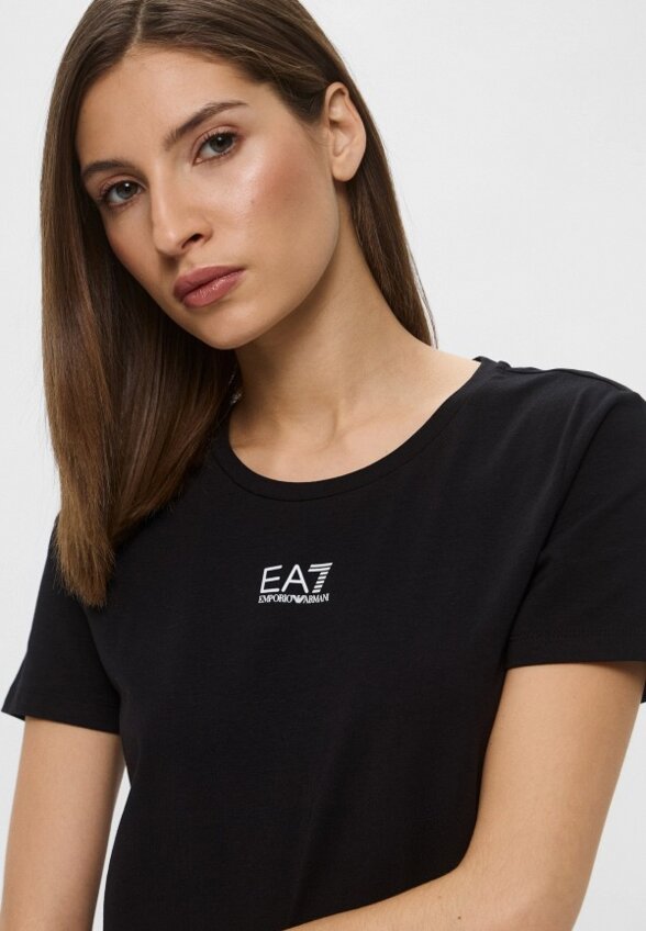 Футболка EA7