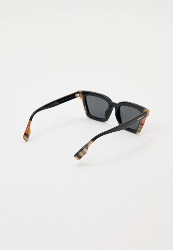 Очки солнцезащитные Burberry