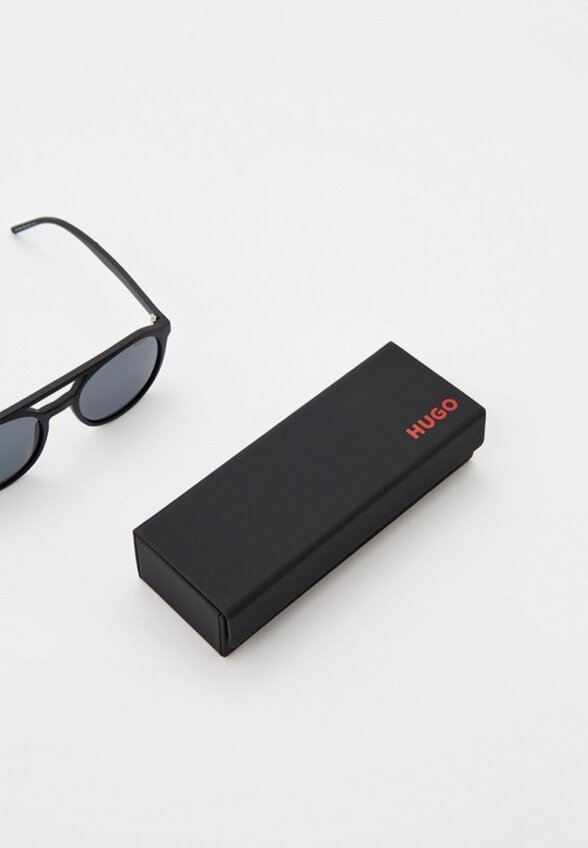 Очки солнцезащитные Hugo