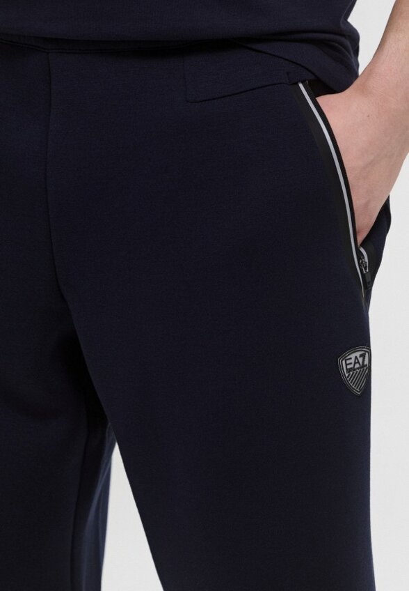 Шорты спортивные EA7