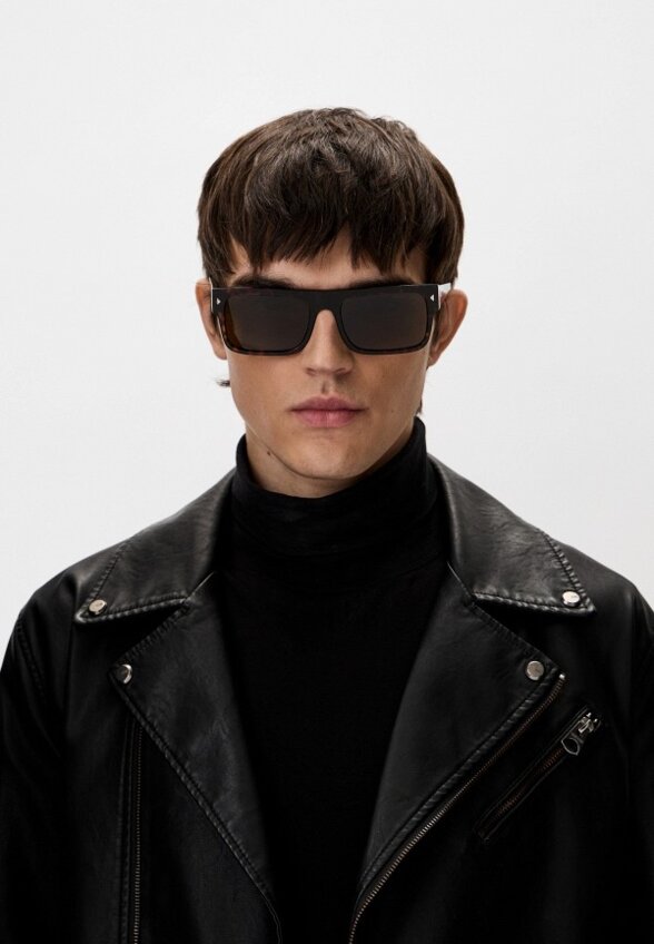Очки солнцезащитные Prada