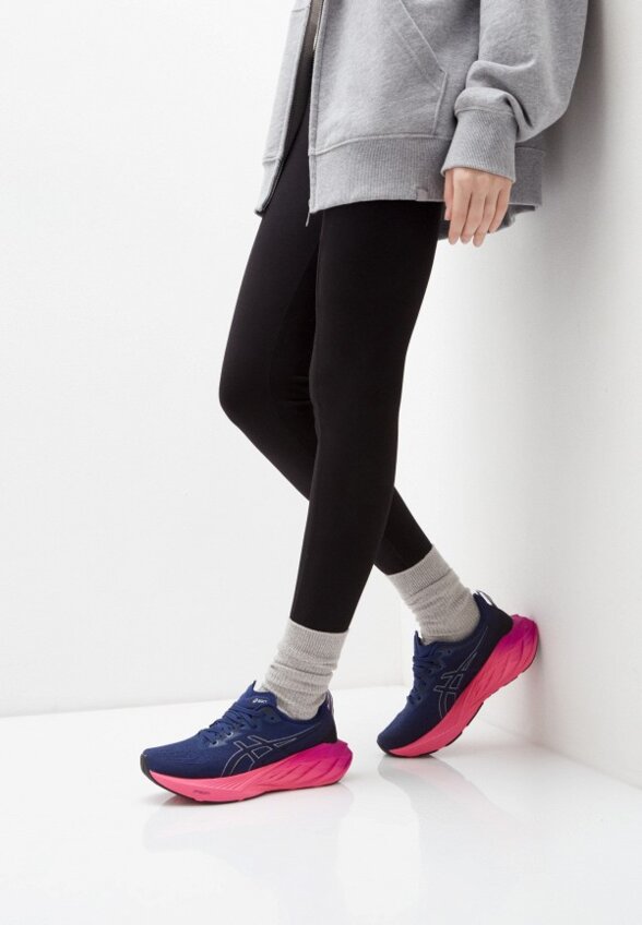 Кроссовки ASICS