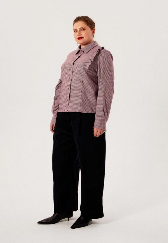 Блуза Lessismore