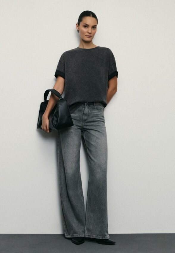 Футболка Zarina