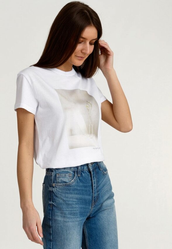 Футболка Апрель