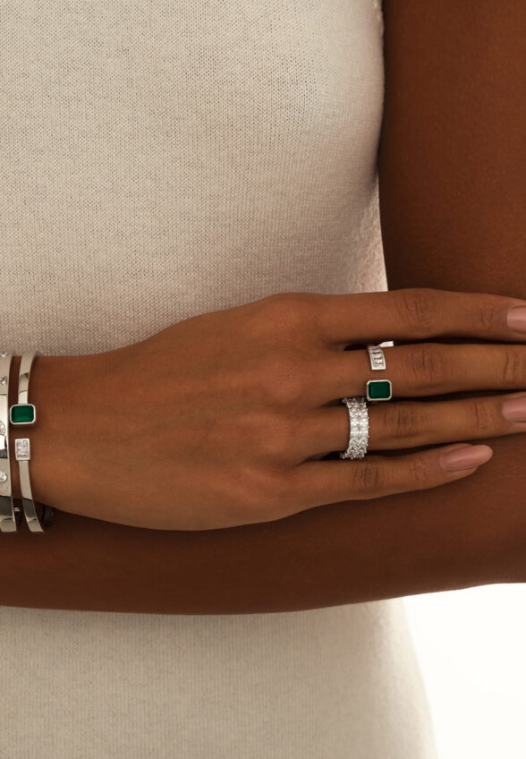 Серебряное кольцо ГАРМОНИЯ с зеленым агатом и фианитами MIE