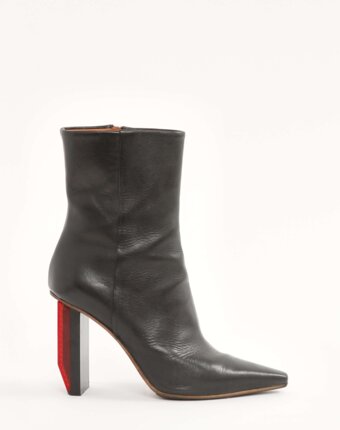 Vetements Shoes женщинам