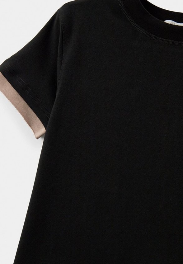 Футболка Sui Generis