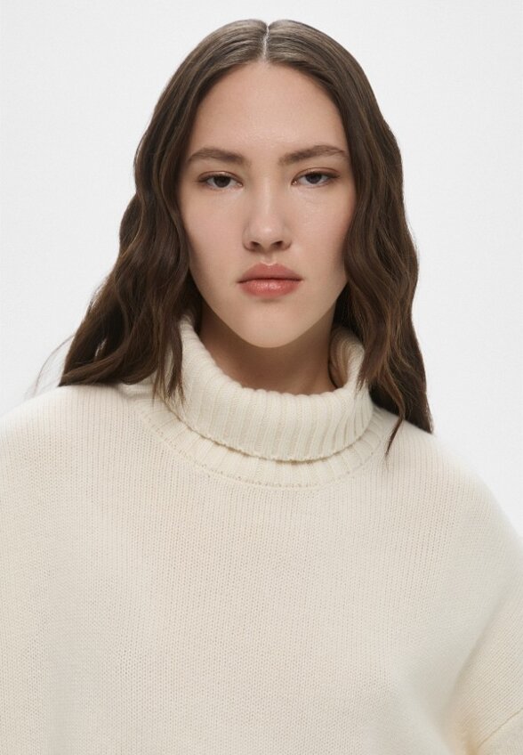 Свитер Addicted