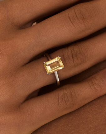 Серебряное кольцо ЭЙФОРИЯ с цитрином Эмеральд MIE женщинам