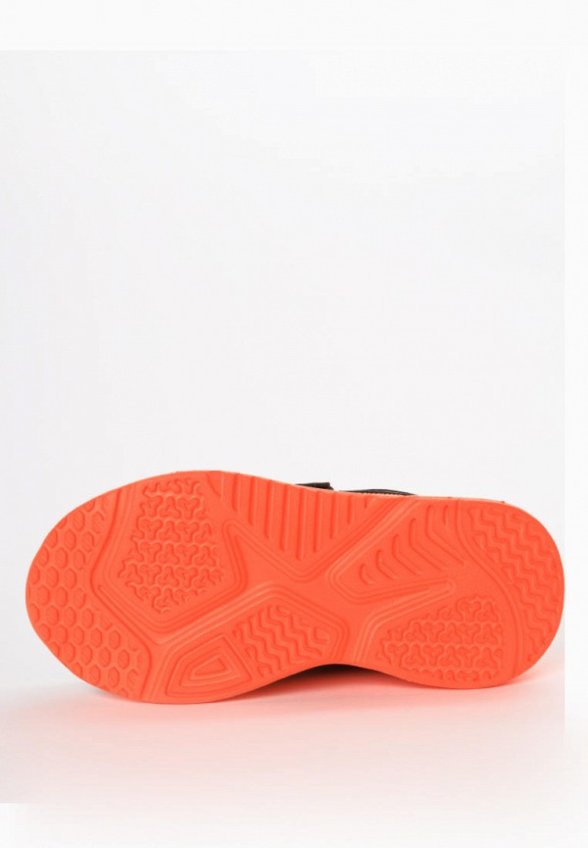 Кроссовки Tikkago