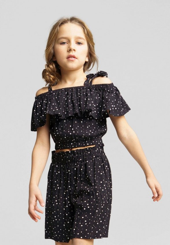 Топ и шорты PlayToday