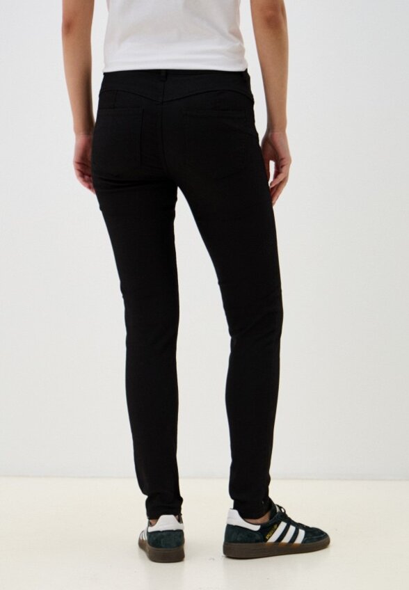 Джинсы Terranova