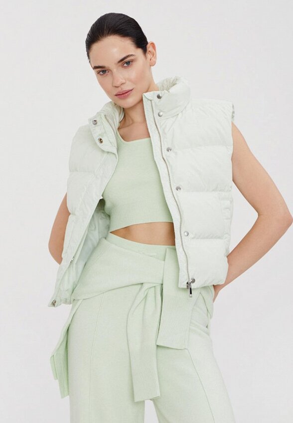 Жилет утепленный To Be Blossom