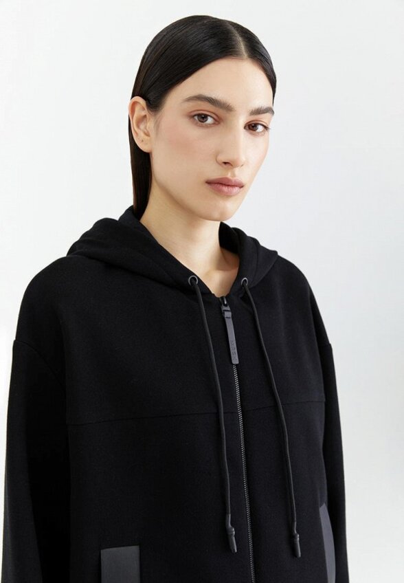 Толстовка M.Reason