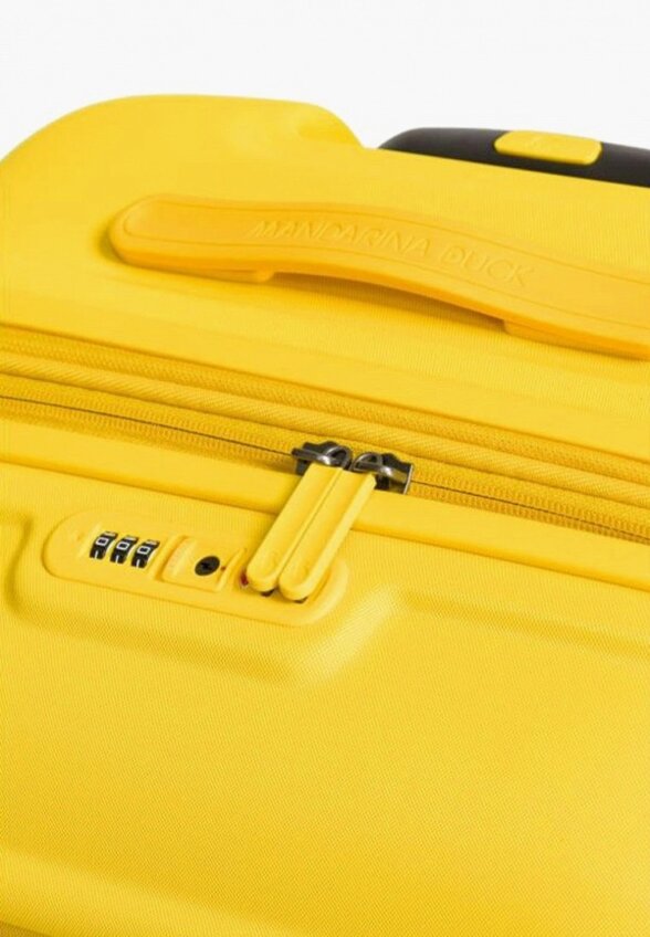 Чемодан Mandarina Duck