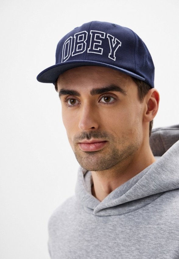 Бейсболка Obey