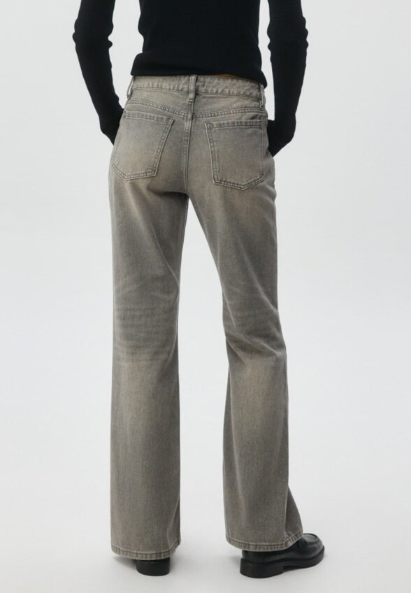 Джинсы Flared fit