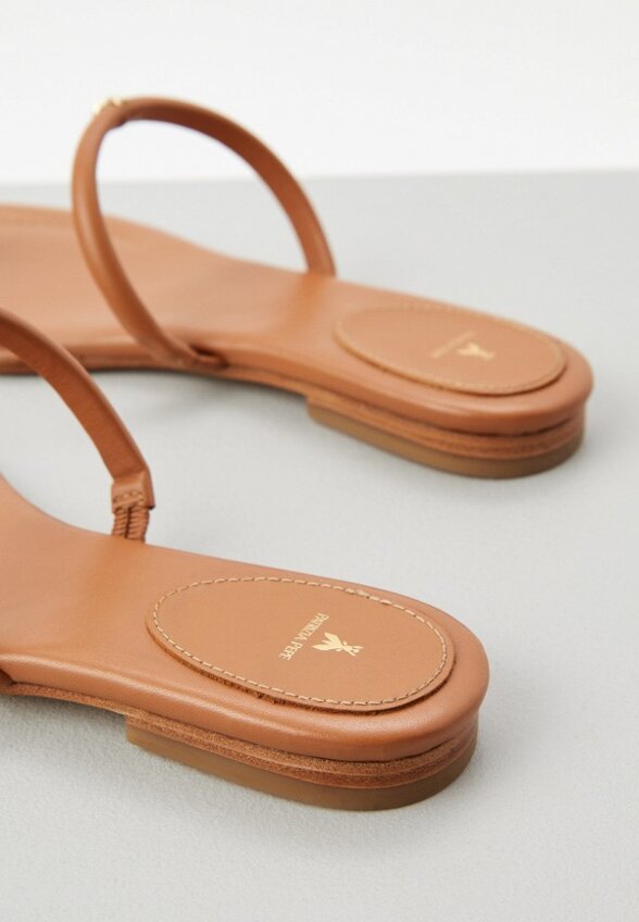 Сабо Patrizia Pepe