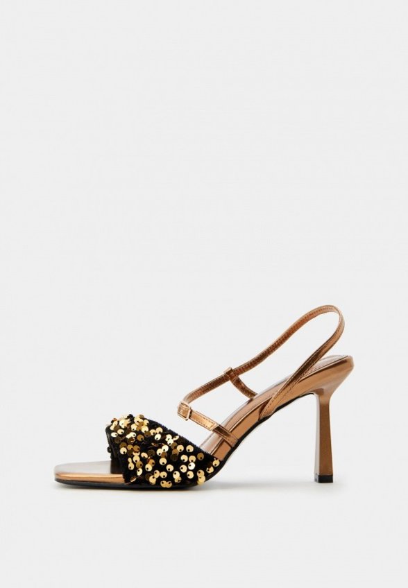 Босоножки Nume