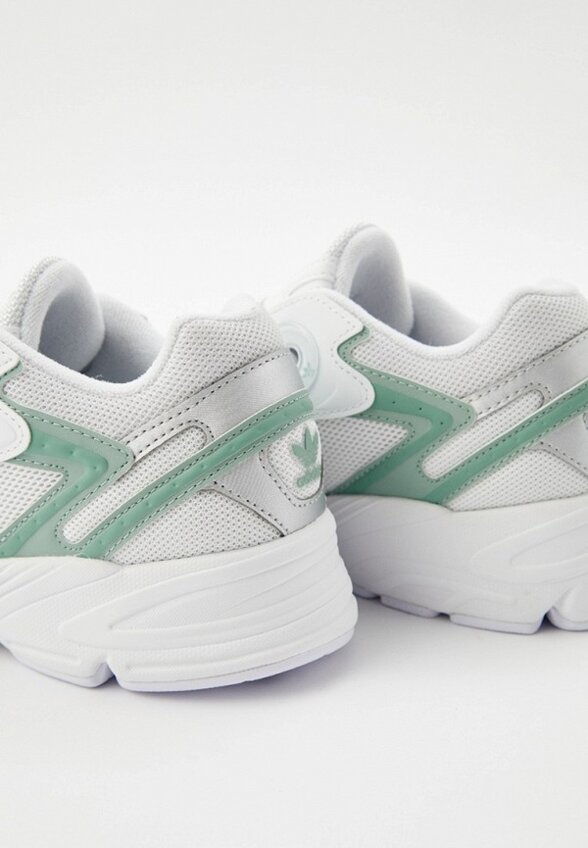 Кроссовки adidas Originals