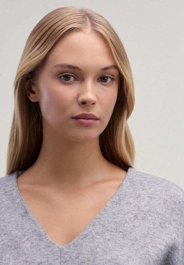 Пуловер Zarina