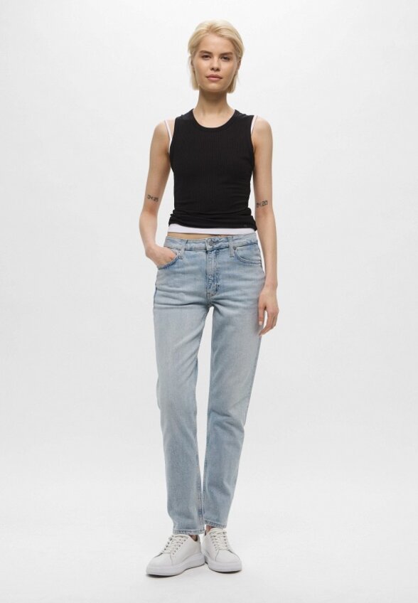 Джинсы Calvin Klein