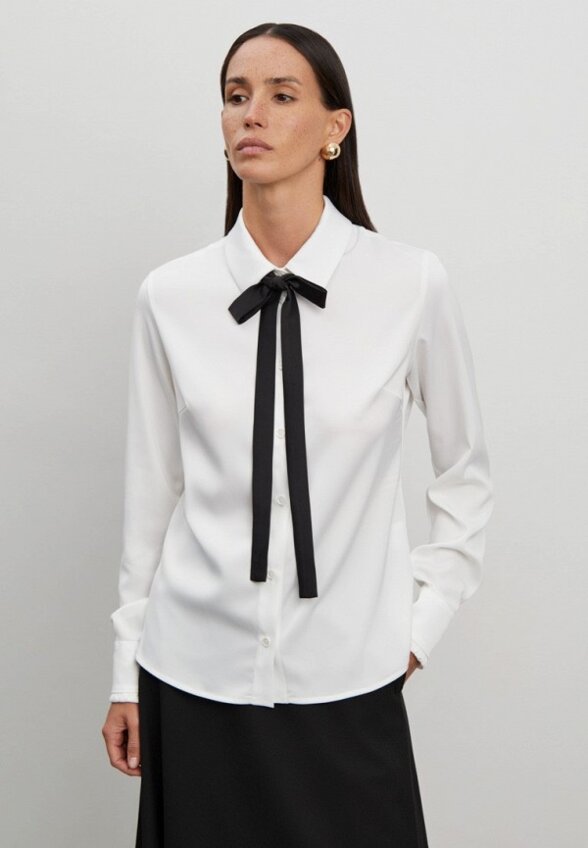 Блуза и бант Emka