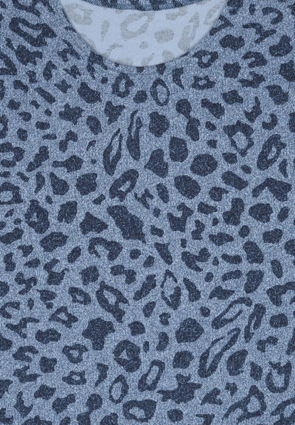 Футболка Апрель