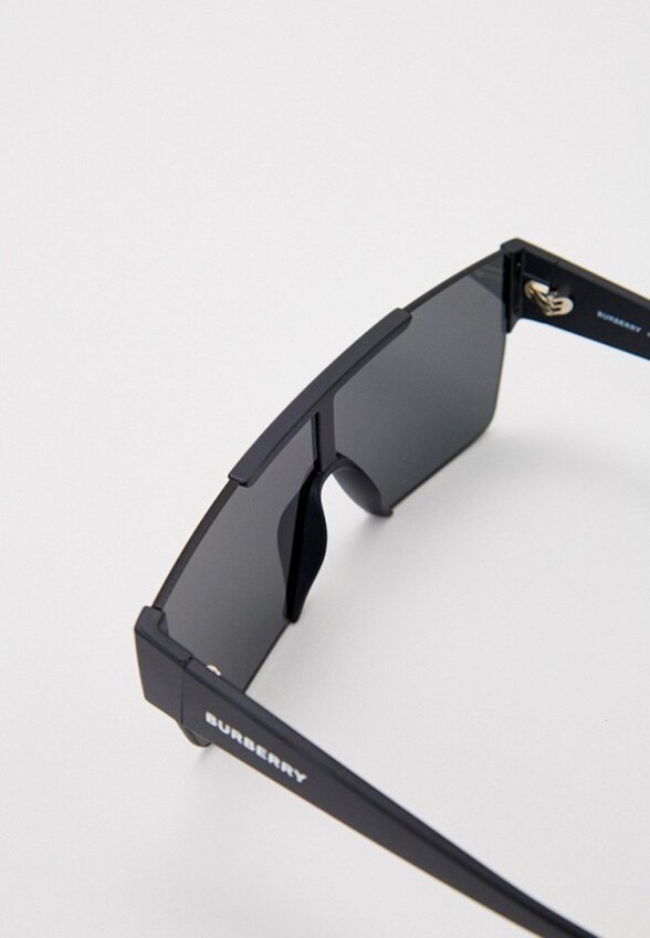 Очки солнцезащитные Burberry