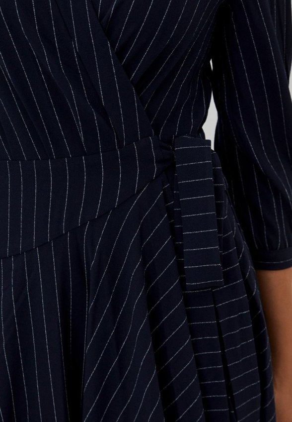 Платье MadaM T