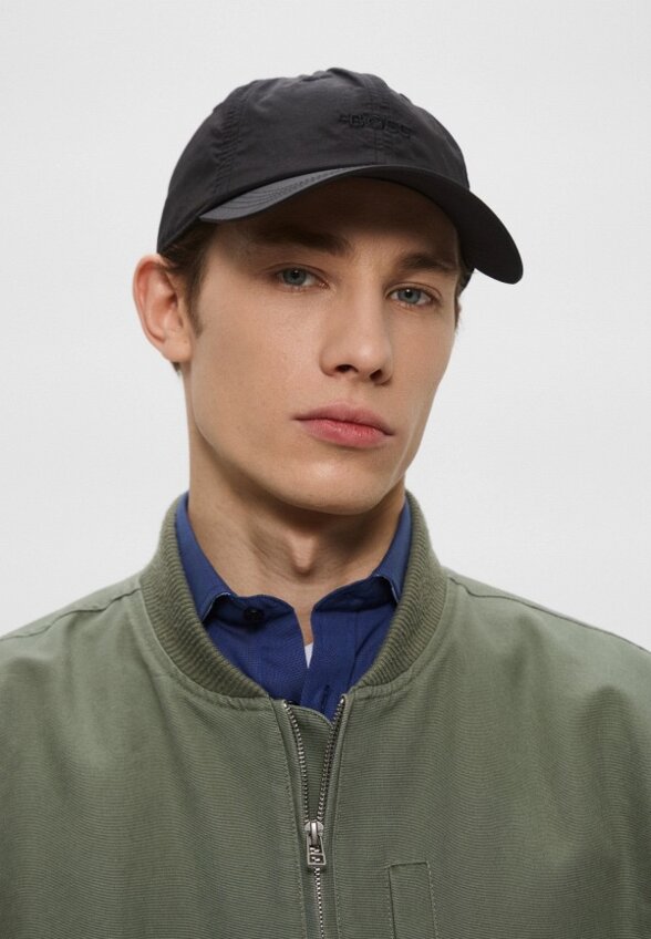 Бейсболка Boss