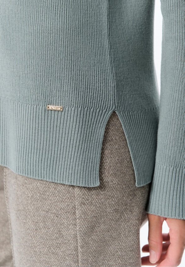 Свитер Ареола