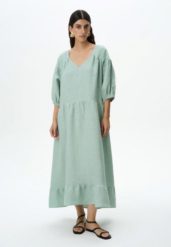 Платье Brusnika