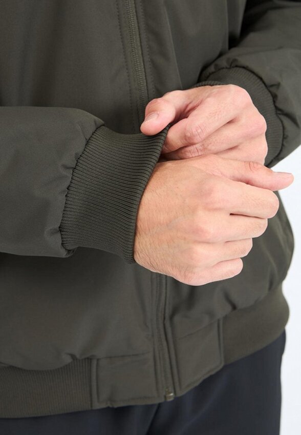 Куртка утепленная Baasploa