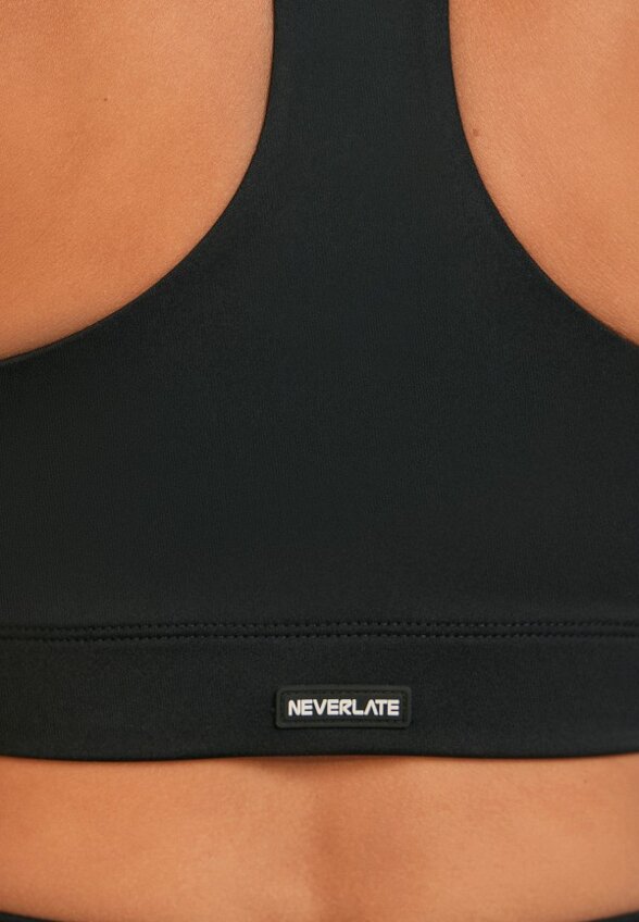 Топ спортивный Neverlate