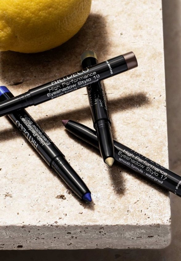 Тени-карандаш для век Artdeco