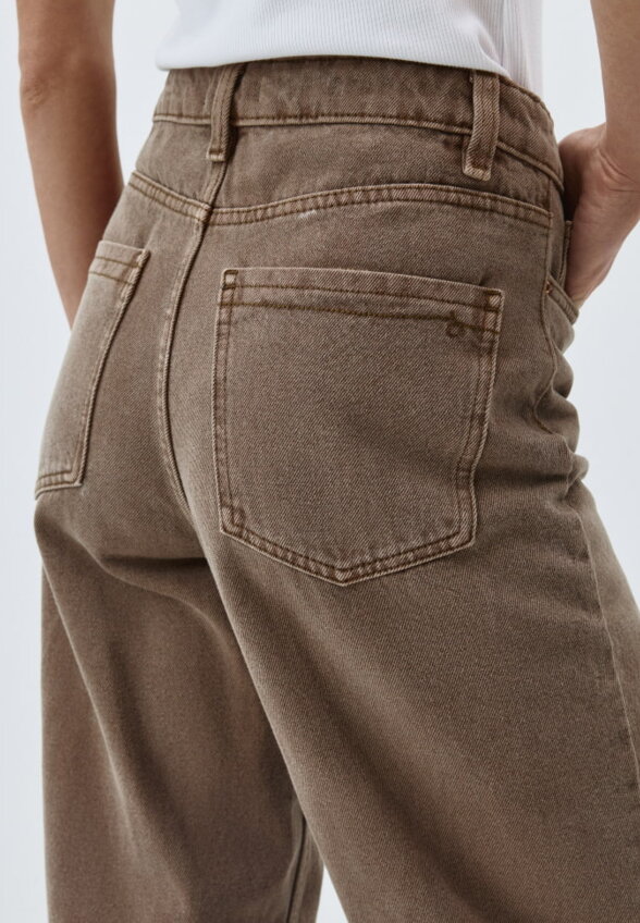 Джинсы Tapered