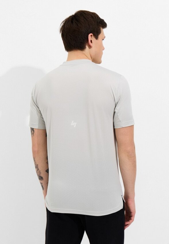 Футболка спортивная EA7