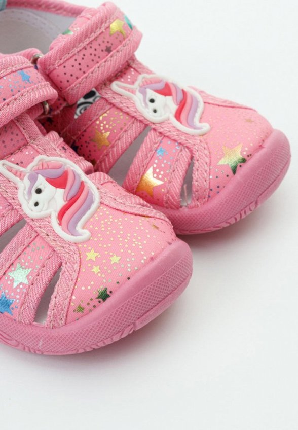 Сандалии Tikkago