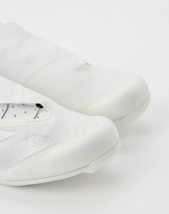 Кроссовки adidas женщинам