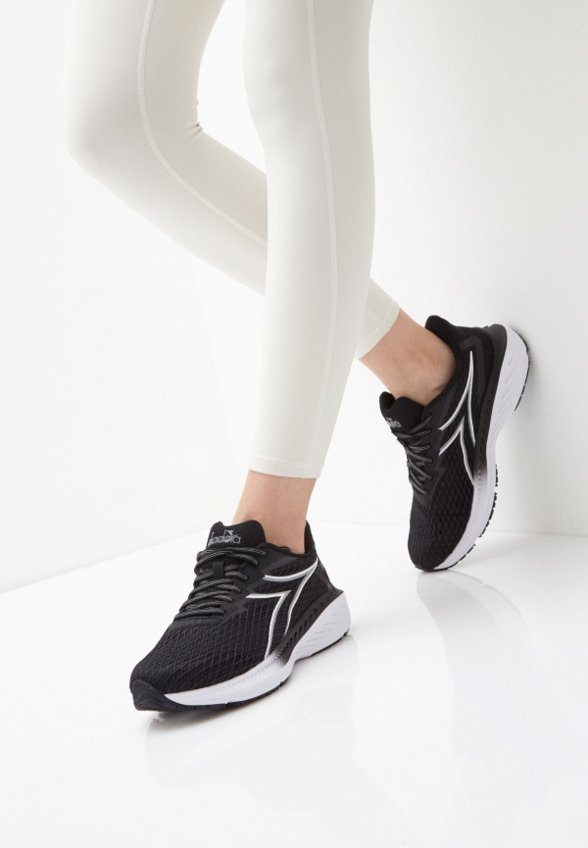 Кроссовки Diadora