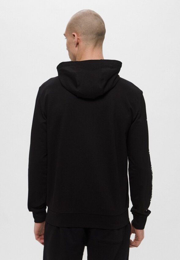 Толстовка EA7