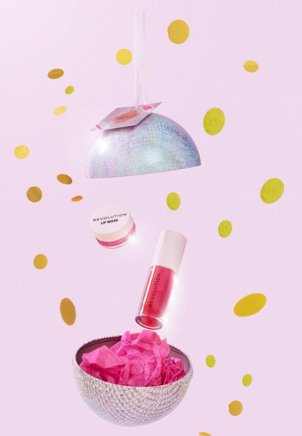 Набор косметики Revolution